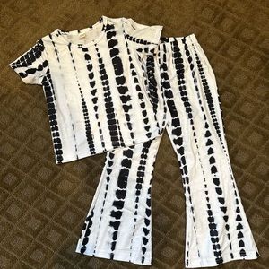 3/$10 NWOT Girls Tie Dye Knot Hem Tee & Flare Pants • size 4-5